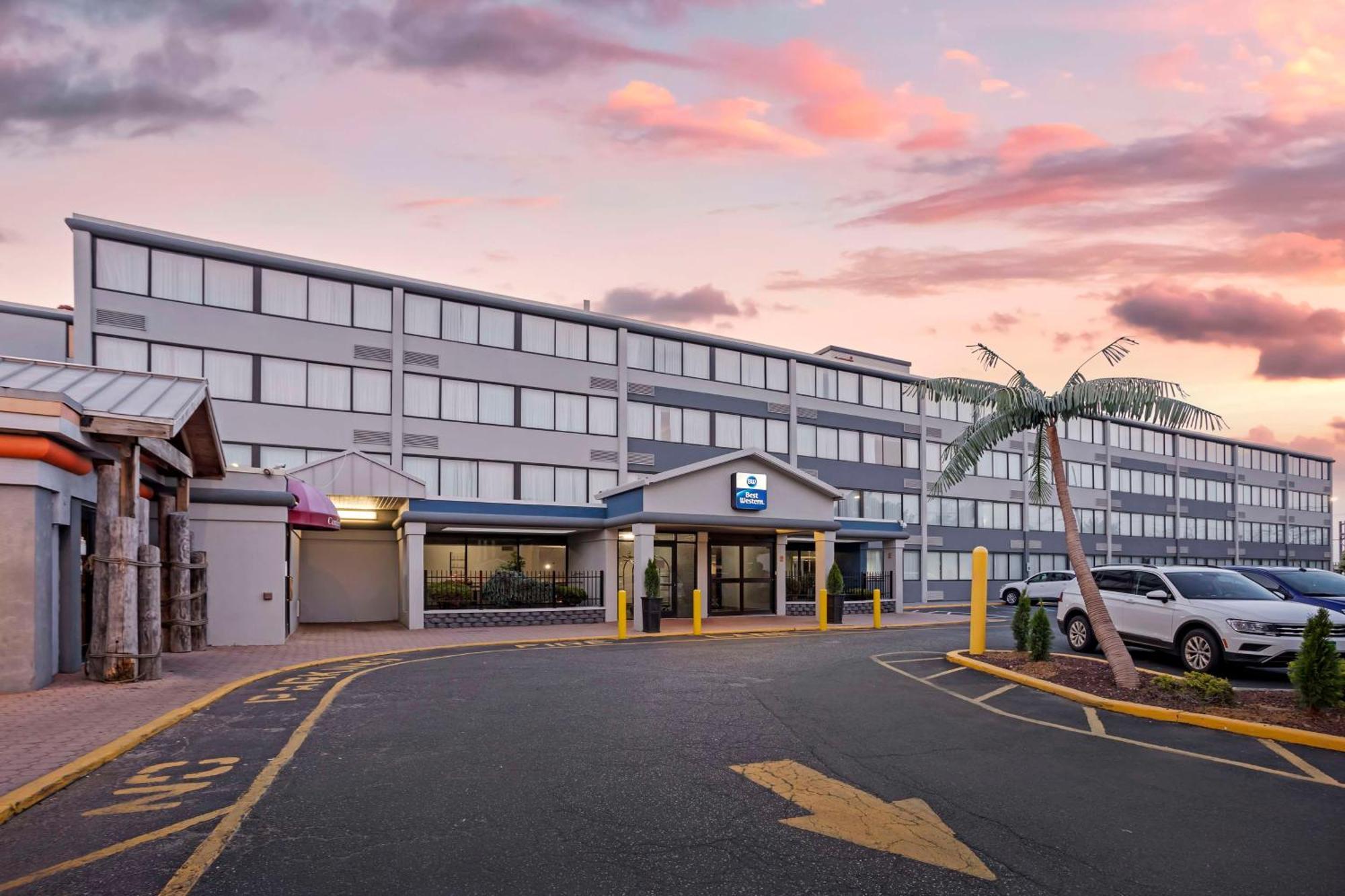 איסט ברונסוויק Best Western Rutgers University Hotel מראה חיצוני תמונה