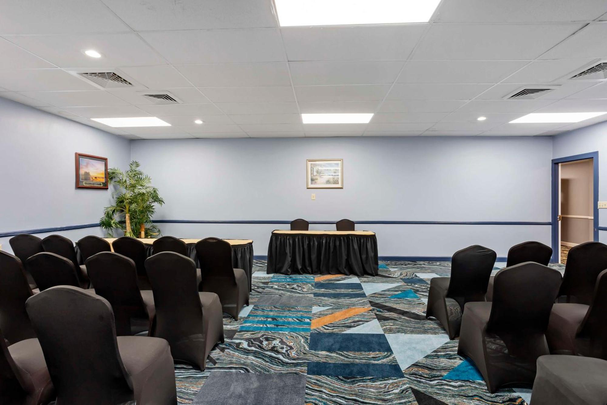איסט ברונסוויק Best Western Rutgers University Hotel מראה חיצוני תמונה