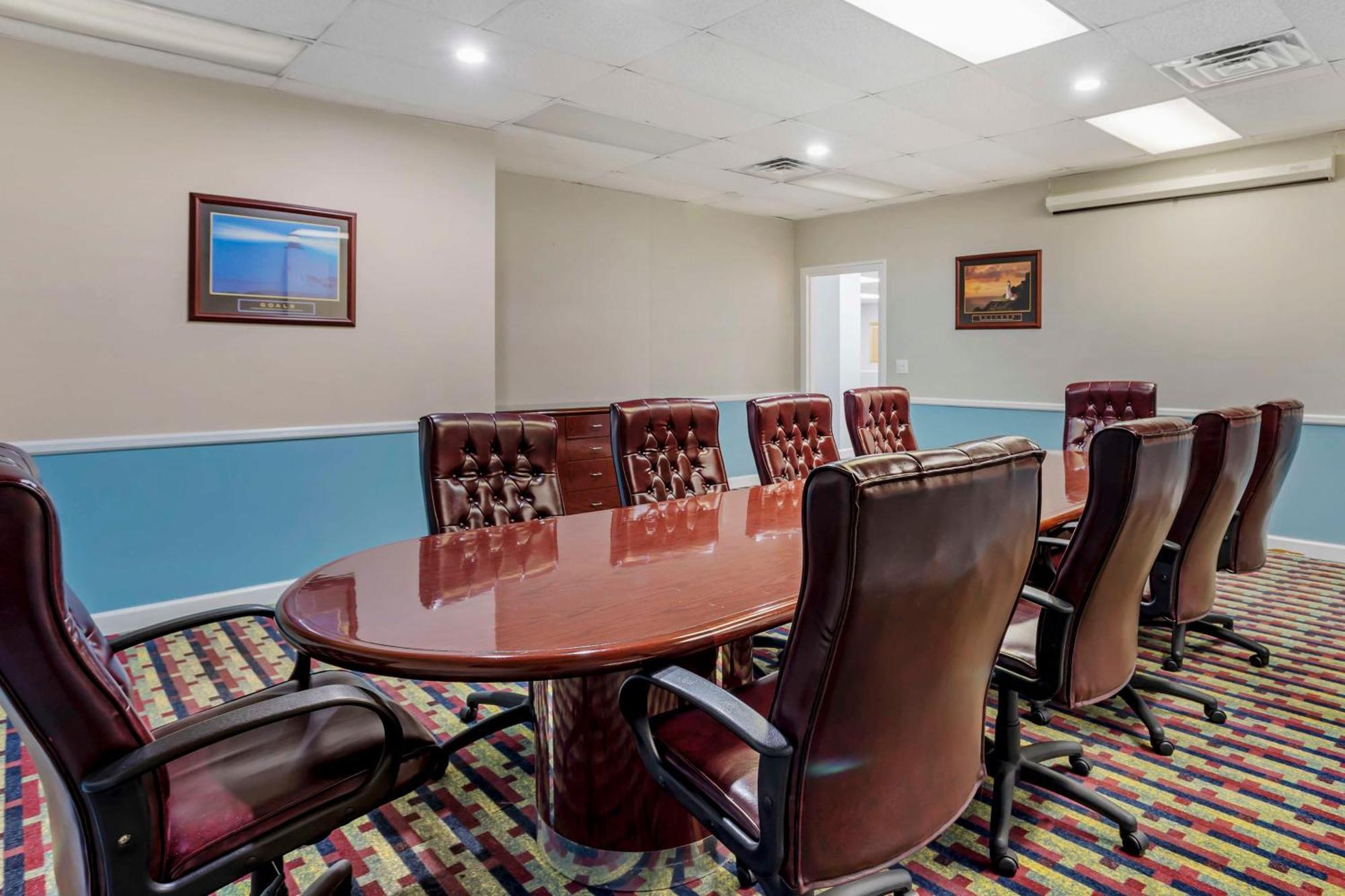 איסט ברונסוויק Best Western Rutgers University Hotel מראה חיצוני תמונה