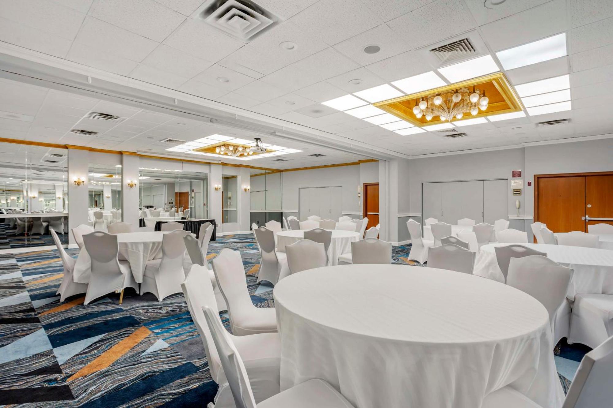 איסט ברונסוויק Best Western Rutgers University Hotel מראה חיצוני תמונה