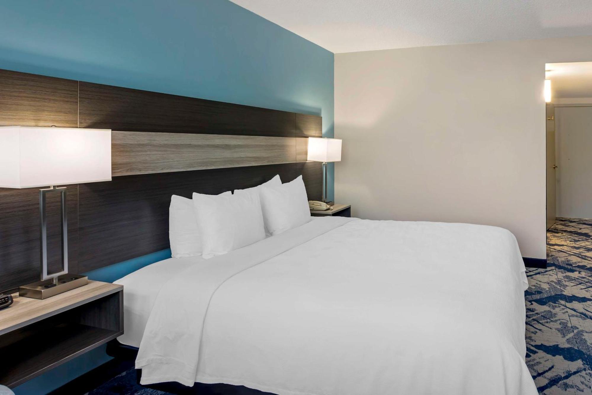 איסט ברונסוויק Best Western Rutgers University Hotel מראה חיצוני תמונה