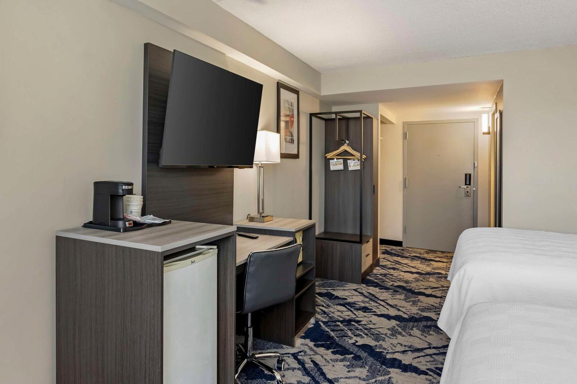 איסט ברונסוויק Best Western Rutgers University Hotel מראה חיצוני תמונה