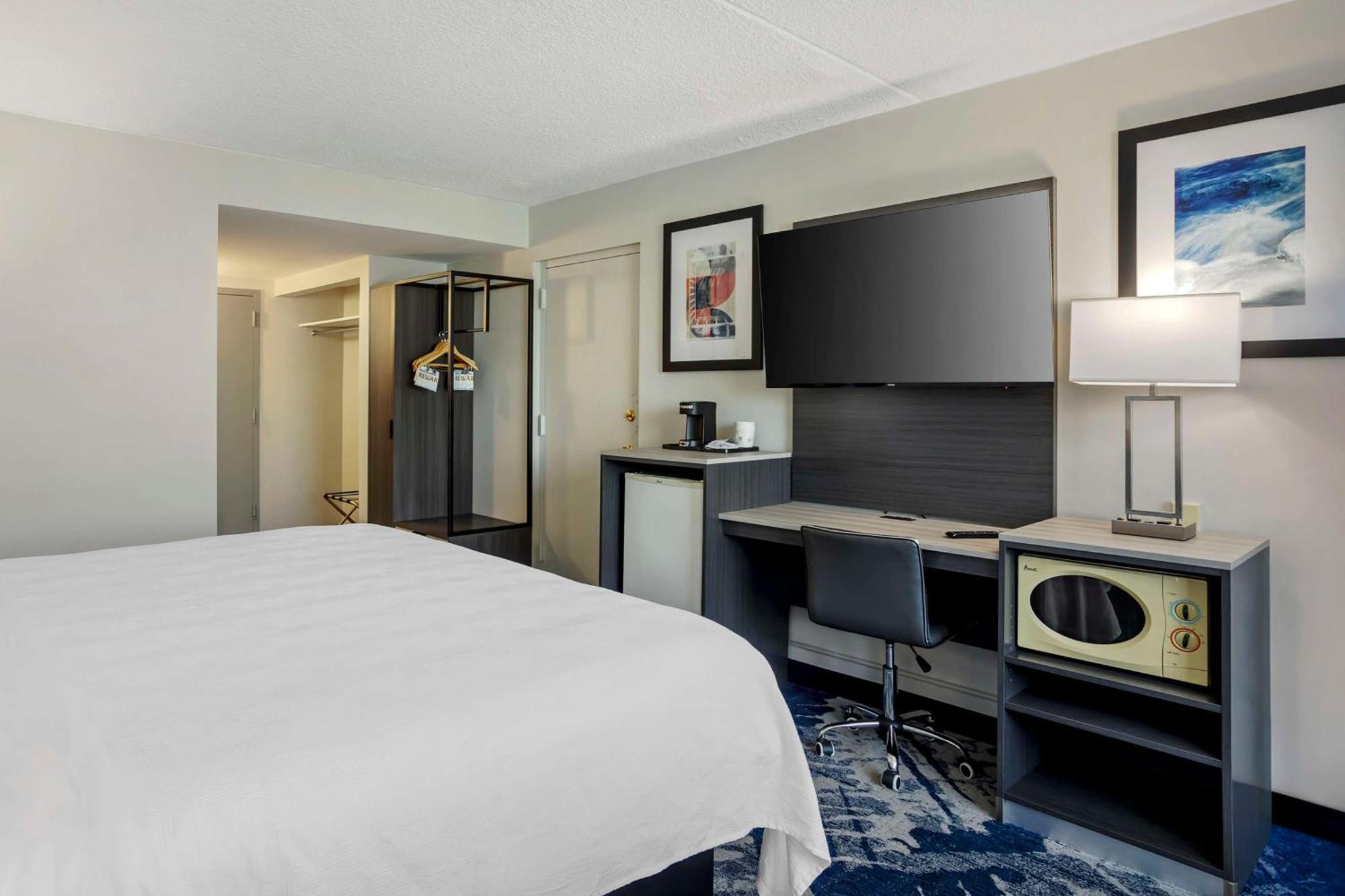 איסט ברונסוויק Best Western Rutgers University Hotel מראה חיצוני תמונה