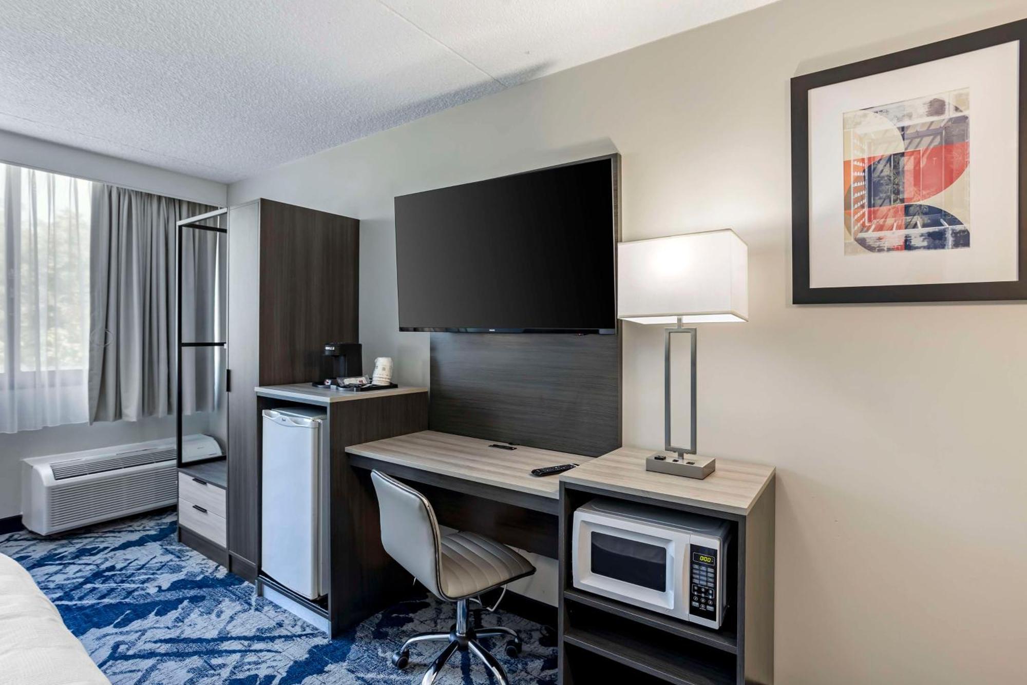 איסט ברונסוויק Best Western Rutgers University Hotel מראה חיצוני תמונה