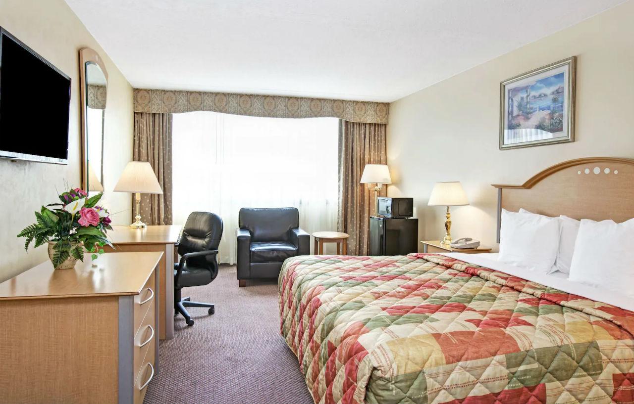 איסט ברונסוויק Best Western Rutgers University Hotel מראה חיצוני תמונה